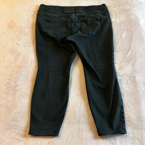 Old Navy Rockstar Super Skinny High Rise black jeggings size 22 Short - Picture 2 of 6